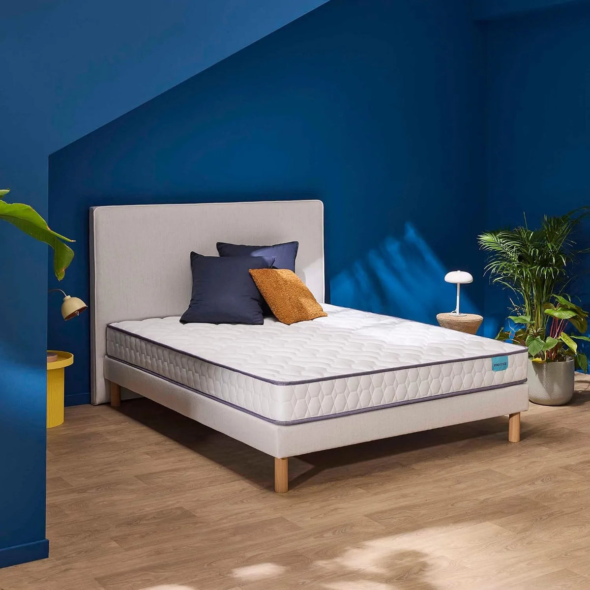 Matelas: rembourrage en mousse, 140 × 190